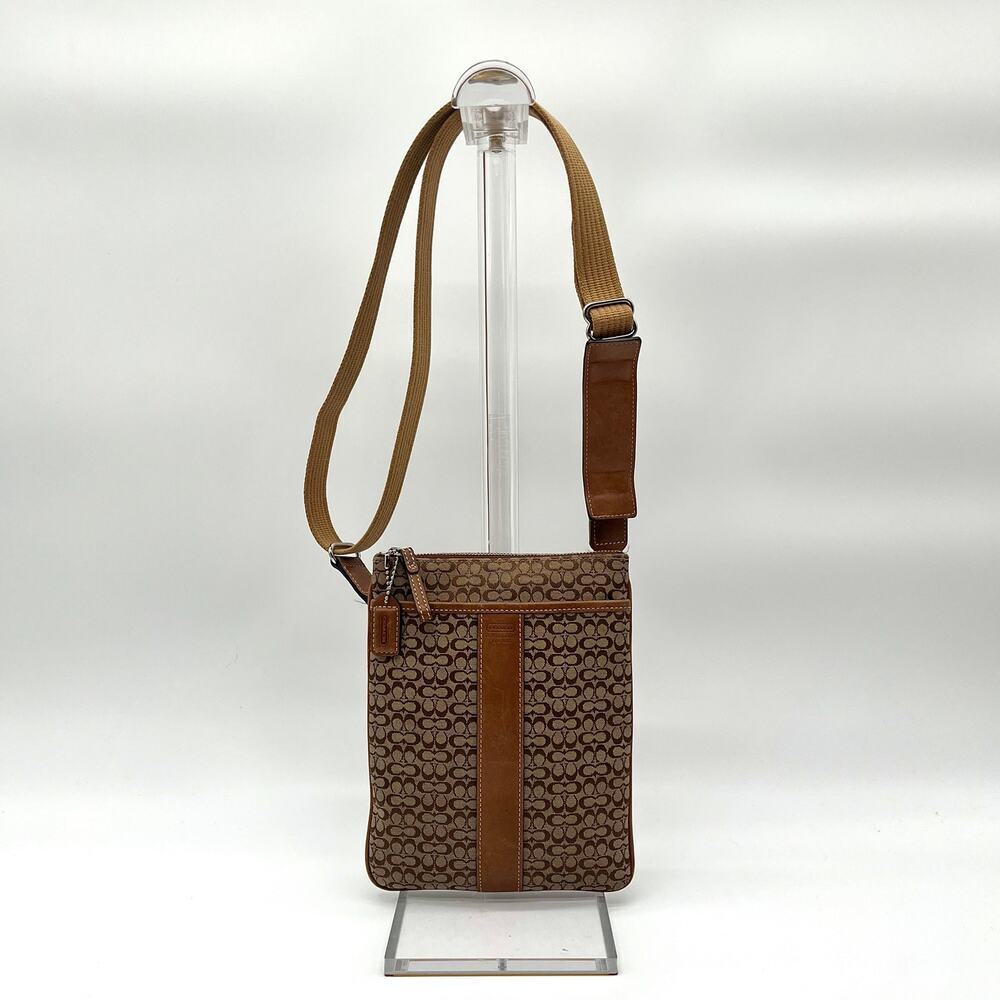 COACH Vintage Signature Micro C Swingback, Brown